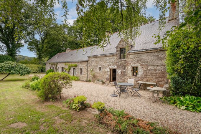 A vendre Deux LongEres du XVIIIEme en campagne 14 PIECES 406 M&sup2; ELVEN