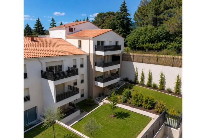 A louer APPARTEMENT DUPLEX T4 84 M2 TERRASSE  NIMES