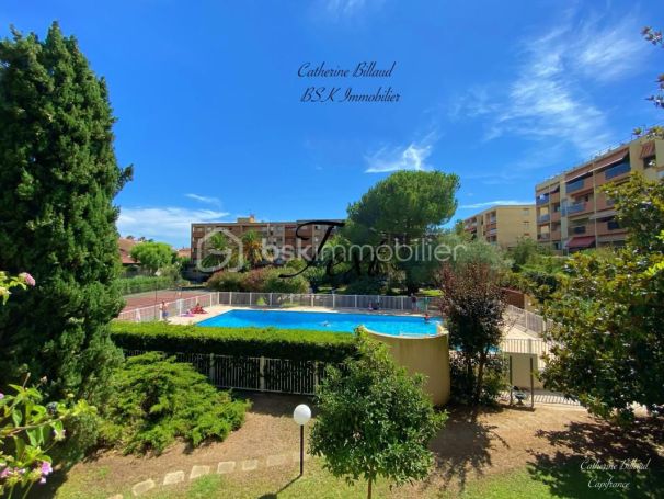 A louer STUDIO  25 M2 BORD DE MER HYERES
