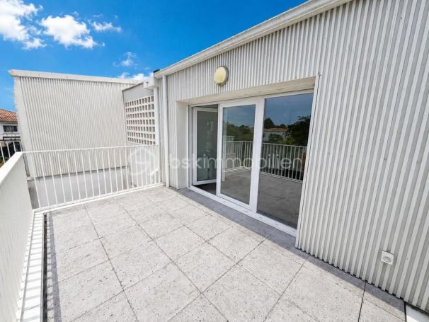 A louer APPARTEMENT T3 62 M2 TERRASSE  PESSAC