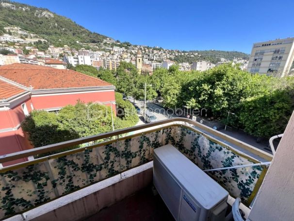 A louer APPARTEMENT T4 85 M2 BORD DE MER NICE