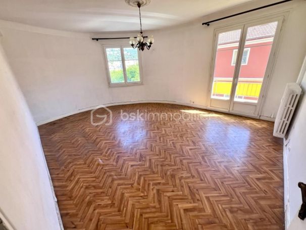 A louer APPARTEMENT T4 85 M2 BORD DE MER NICE