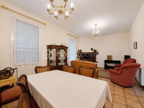A louer MAISON  6 PIECES 122 M2  LA VALETTE DU VAR