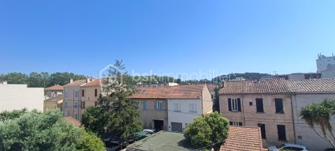 A louer APPARTEMENT DUPLEX T3 64 M2 BORD DE MER LA SEYNE SUR MER