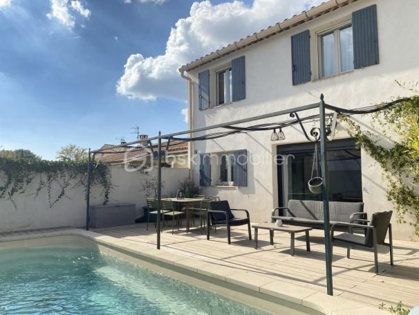 A louer MAISON  4 PIECES 81 M2  SAINT CANNAT