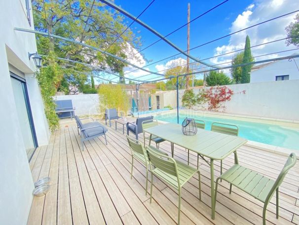 A louer MAISON  4 PIECES 81 M2  SAINT CANNAT