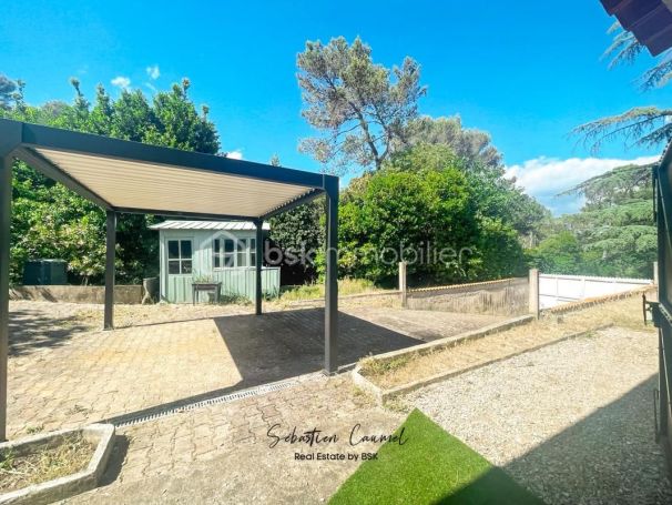 A louer MAISON  6 PIECES 220 M2  SAINT CLEMENT DE RIVIERE