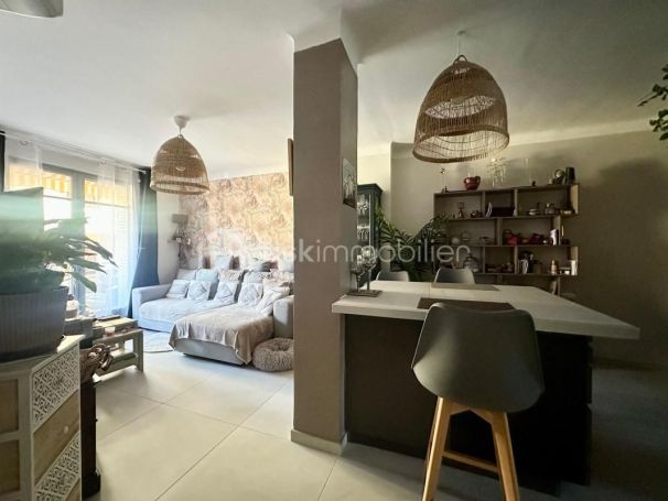 A louer APPARTEMENT NEUF T3 56 M2 BORD DE MER TOULON