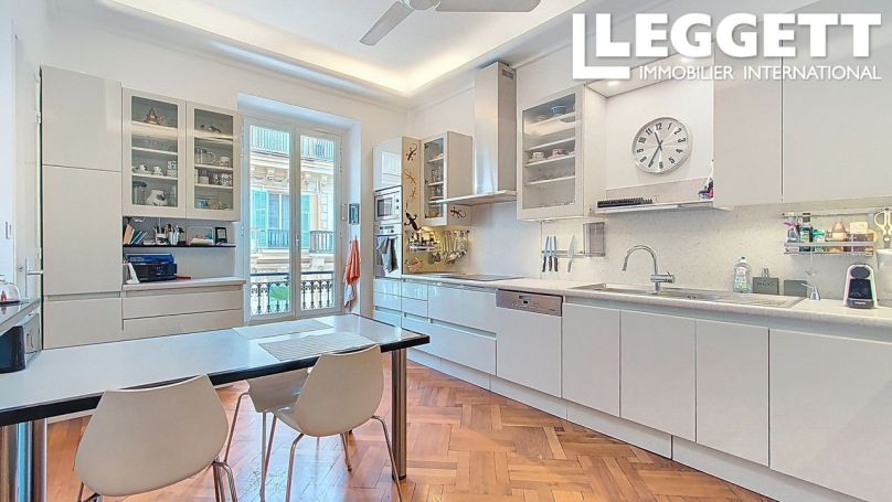 A louer APPARTEMENT DUPLEX T5 163 M2 BORD DE MER NICE