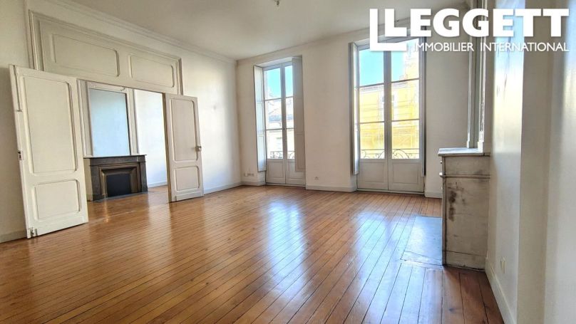 A louer APPARTEMENT T5 145 M2  BORDEAUX
