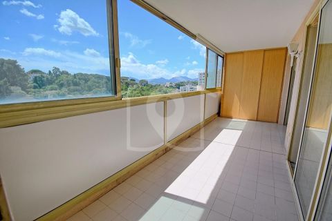 A louer APPARTEMENT NEUF T3 62 M2 BORD DE MER LE CANNET