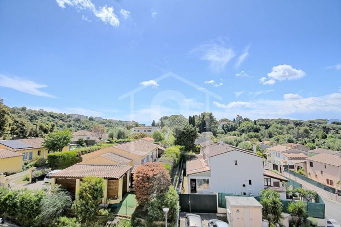 A louer APPARTEMENT NEUF T3 62 M2 BORD DE MER LE CANNET