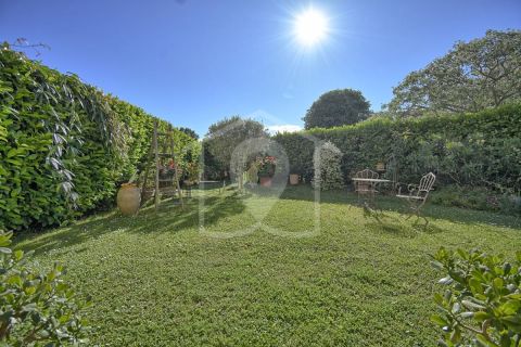 A louer APPARTEMENT T3 80 M2 TERRASSE BORD DE MER ANTIBES