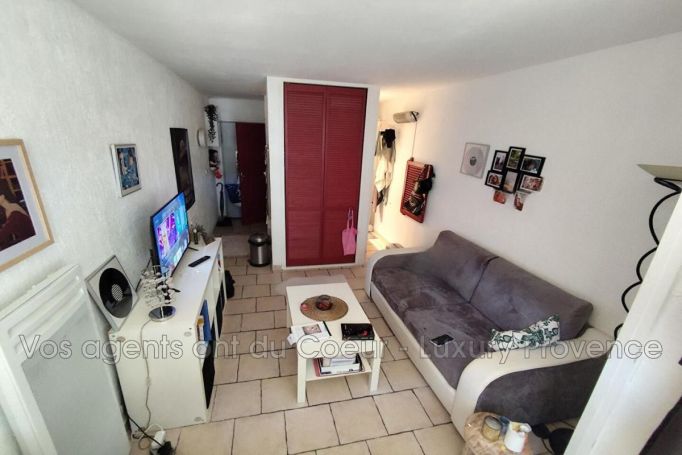 A louer STUDIO  15 M2  AIX EN PROVENCE