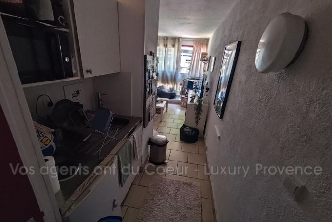 A louer STUDIO  15 M2  AIX EN PROVENCE