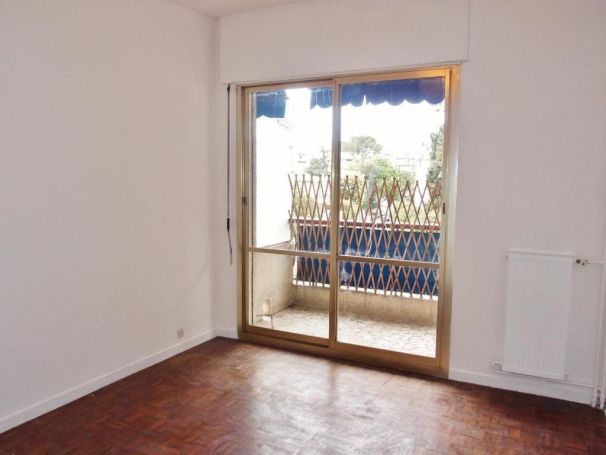 A louer APPARTEMENT T2 48 M2 TERRASSE BORD DE MER NICE
