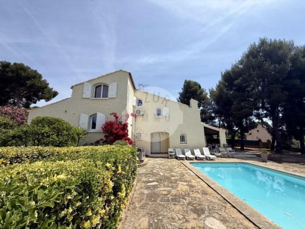A louer MAISON  7 PIECES 295 M2 VUE MER LA CIOTAT