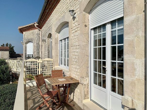 A louer APPARTEMENT DUPLEX T4 88 M2 TERRASSE VUE MER MESCHERS SUR GIRONDE