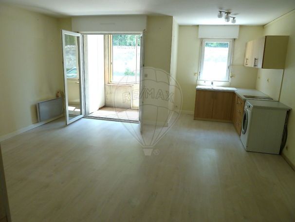 A louer APPARTEMENT T2 42 M2  SAINTES
