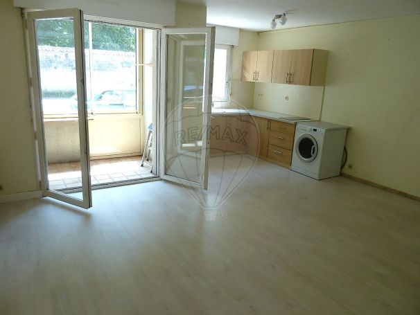 A louer APPARTEMENT T2 42 M2  SAINTES