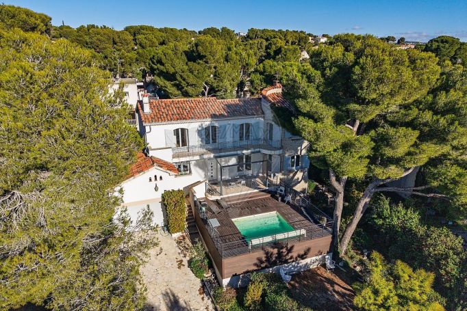 A louer MAISON  D'ARCHITECTE PIEDS DANS L'EAU CARRY LE ROUET