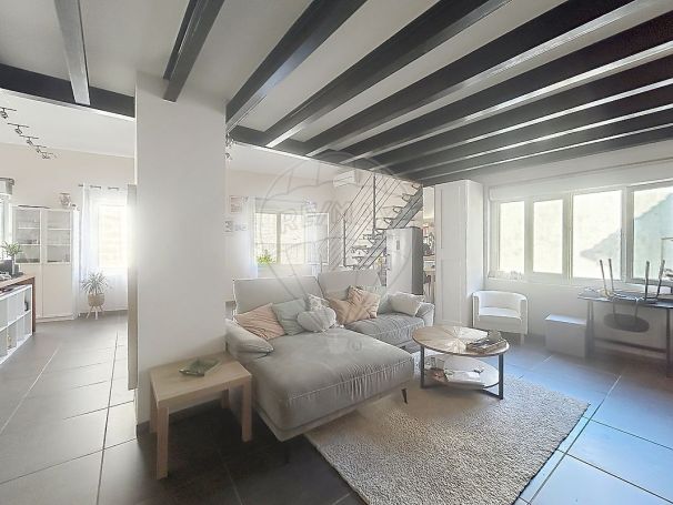 A louer APPARTEMENT DUPLEX T3 101 M2  BELLEGARDE