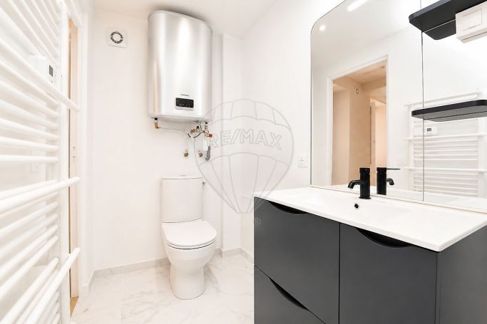 A louer STUDIO  20 M2 BORD DE MER VILLENEUVE LOUBET