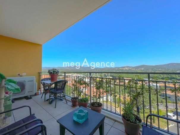 A louer APPARTEMENT T3 64 M2 TERRASSE BORD DE MER COGOLIN