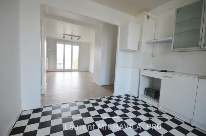 A louer APPARTEMENT T3 55 M2 TERRASSE  BEZIERS