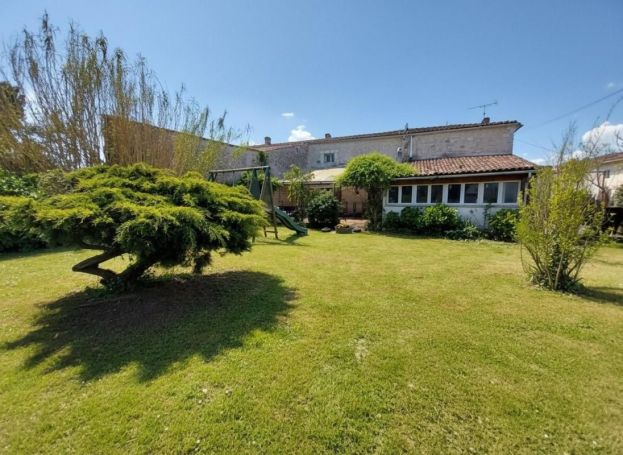 A vendre MAISON  DE MAîTRE  SAINT QUANTIN DE RANCANNE