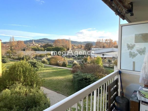 A louer APPARTEMENT T3 74 M2  BRIGNOLES