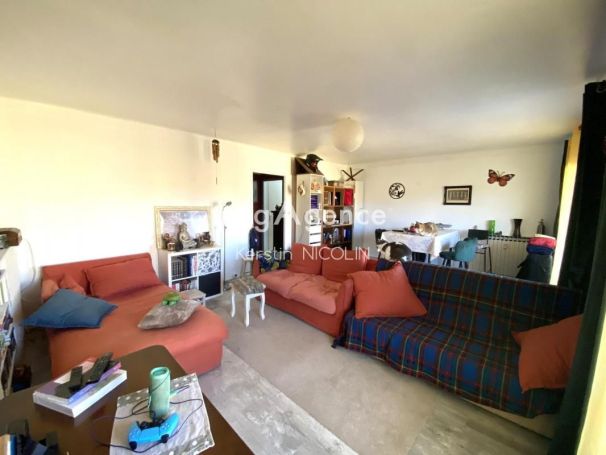A louer APPARTEMENT T3 74 M2  BRIGNOLES