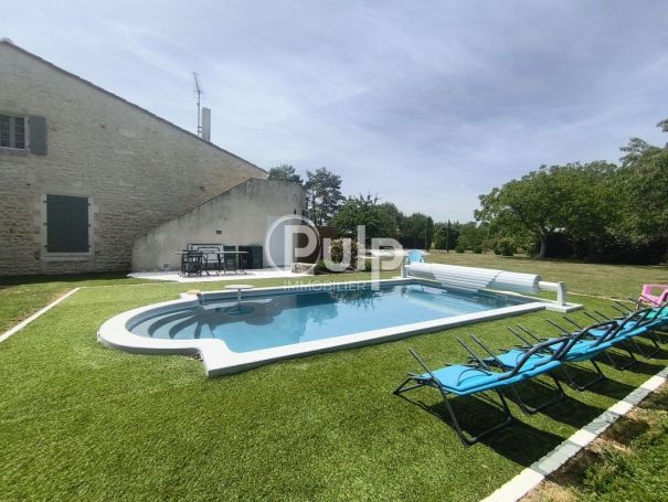 A vendre MAISON  DE MAîTRE  LE GUA