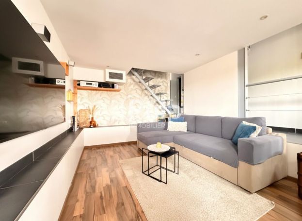 A vendre LOFT  82 M2  SAINT LAURENT BLANGY