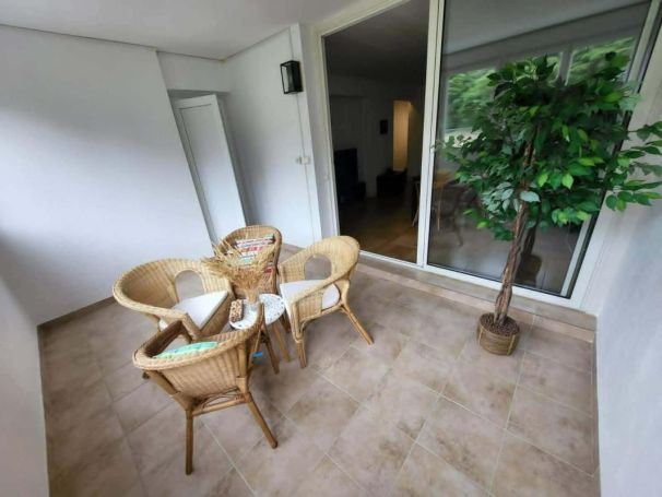 A louer APPARTEMENT T3 80 M2  BAGNOLS SUR CEZE