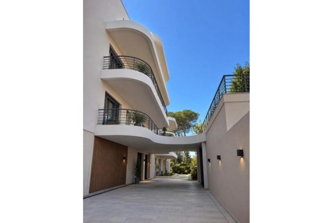 A louer APPARTEMENT DE PRESTIGE T4 79 M2 TERRASSE BORD DE MER NARBONNE
