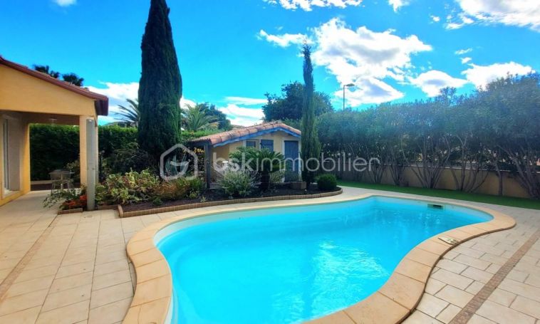 A louer MAISON  6 PIECES 143 M2 BORD DE MER MEZE