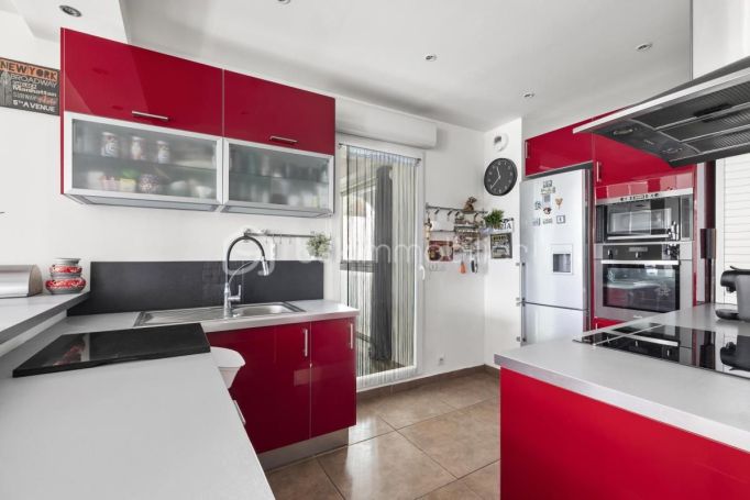 A louer APPARTEMENT T4 117 M2 BORD DE MER VALLAURIS