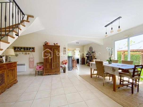 A vendre MAISON  5 PIECES 144 M2  NEZIGNAN L EVEQUE