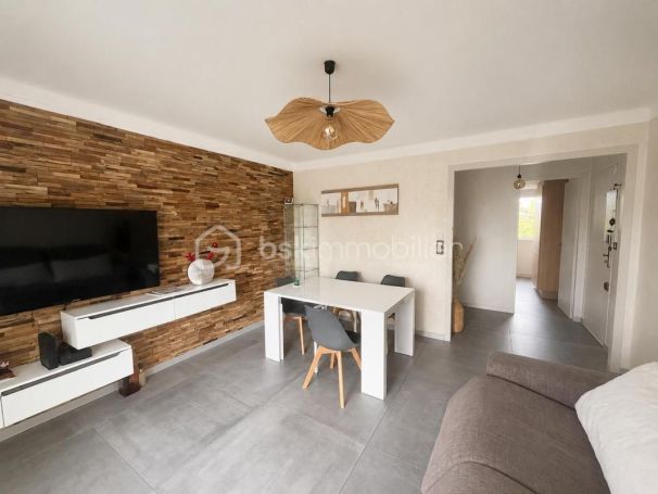 A louer APPARTEMENT T3 63 M2 BORD DE MER SAINT RAPHAEL