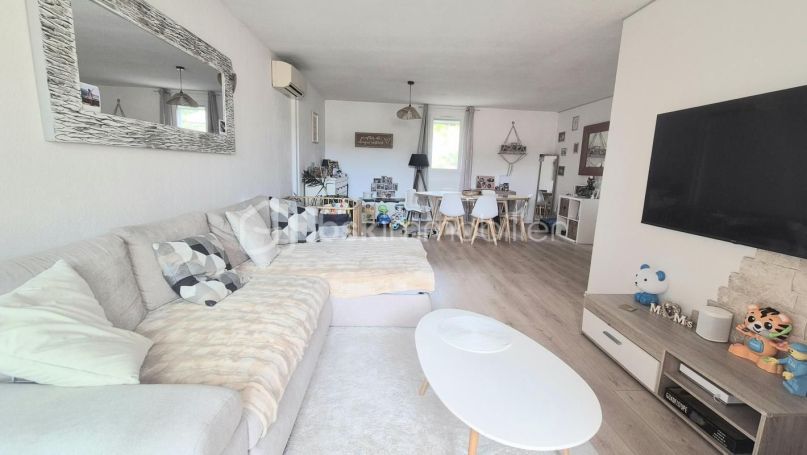 A louer APPARTEMENT T4 90 M2 TERRASSE BORD DE MER HYERES