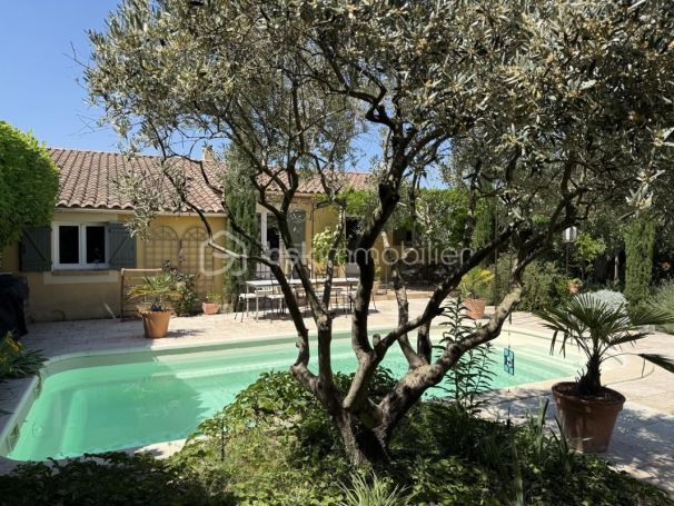 A louer MAISON  6 PIECES 182 M2  MALLEMORT
