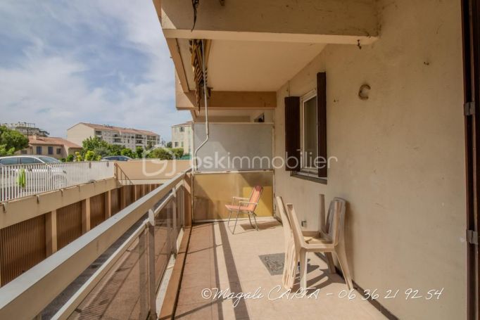 A louer APPARTEMENT T4 83 M2 TERRASSE BORD DE MER TOULON
