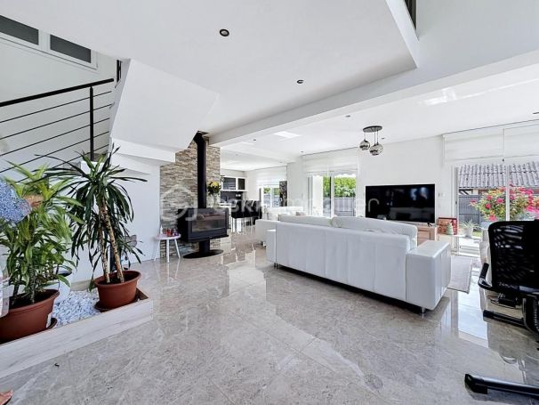 A louer MAISON  CONTEMPORAINE  CAEN