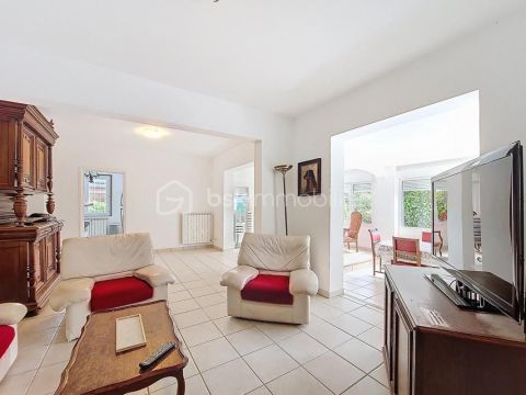 A louer MAISON  7 PIECES 158 M2 BORD DE MER SIX FOURS LES PLAGES