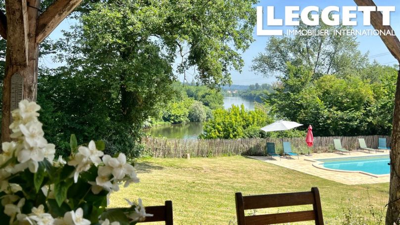 A louer MAISON  DE MAîTRE  PESSAC SUR DORDOGNE