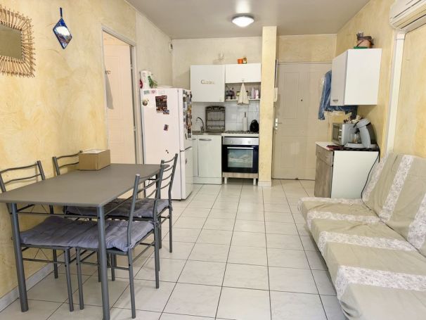 A louer APPARTEMENT T2 30 M2 TERRASSE  MARSEILLE 12EME