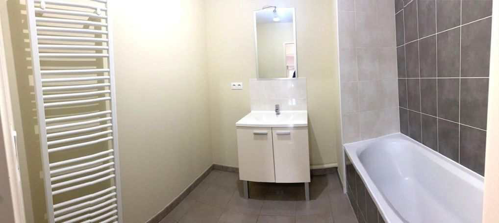 A louer APPARTEMENT T3 58 M2  NANTES