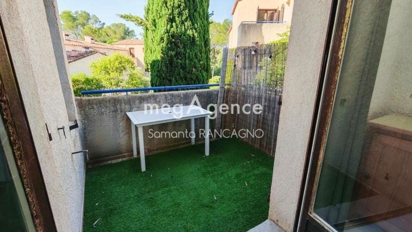 A louer APPARTEMENT T2 25 M2 TERRASSE BORD DE MER SAINT RAPHAEL