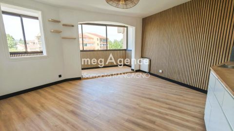 A louer APPARTEMENT NEUF T2 47 M2 BORD DE MER FREJUS